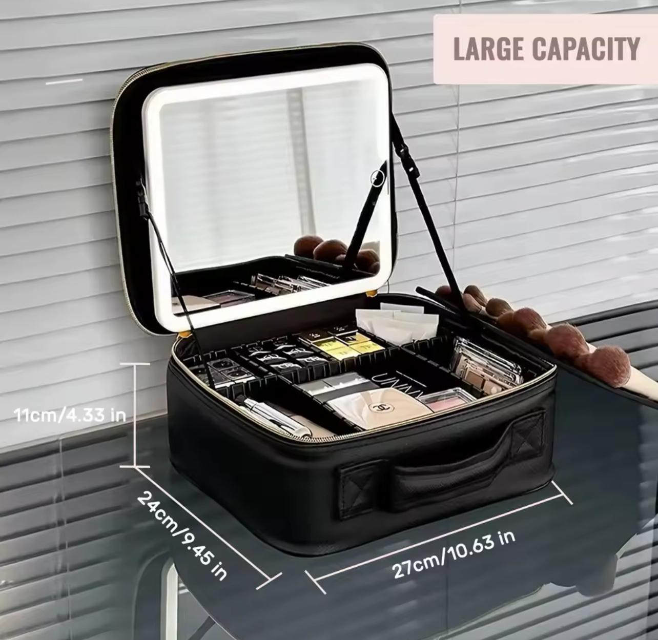 Bolsa de maquiagem com espelho iluminador LED com divisórias ajustáveis em duas cores Preto e Rosa.